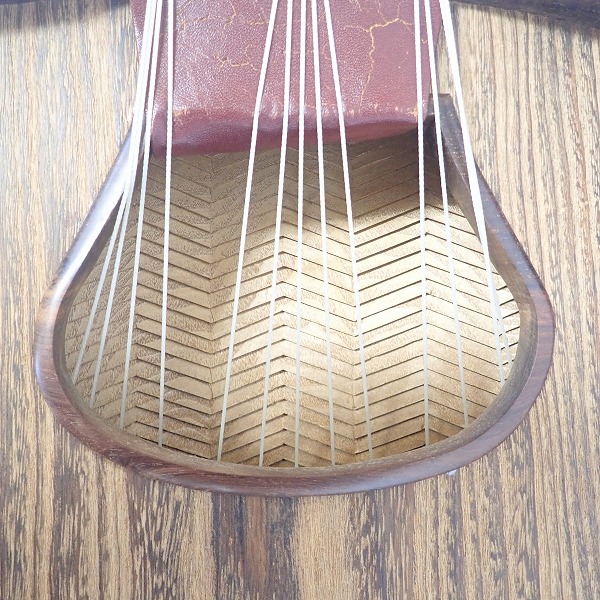 実際に弊社で買取させて頂いた★琴/箏 13弦  玉縁包み柏葉 蒔絵 くり甲 綾杉彫り 和楽器の画像 3枚目