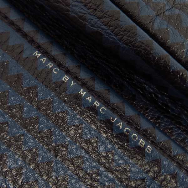 実際に弊社で買取させて頂いた【未使用】MARC BY MARC JACOBS/マークバイマークジェイコブス クラッチバッグ ポーチ付き M0003962の画像 5枚目