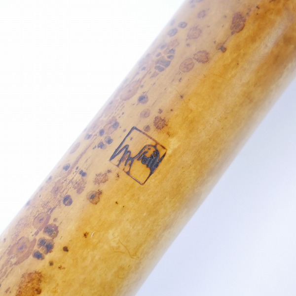 実際に弊社で買取させて頂いた【ジャンク】琴古流 尺八 容山銘 二つ印 金縁歌口 中継ぎ銀三線籐巻き 和楽器 約61cmの画像 3枚目