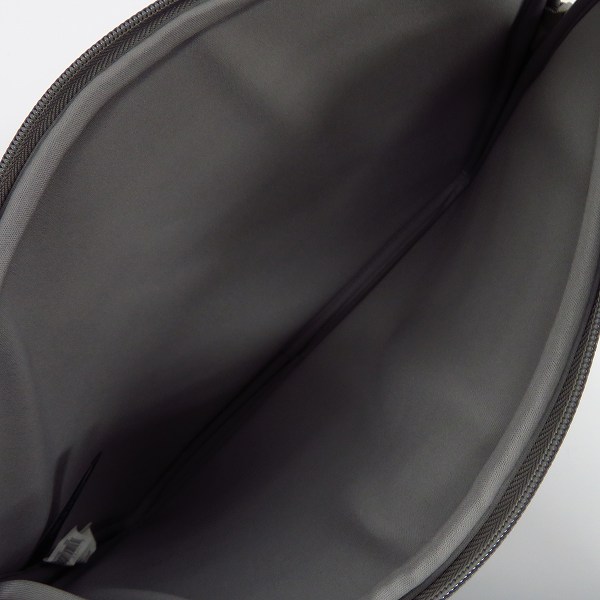 実際に弊社で買取させて頂いた【未使用】MARC BY MARC JACOBS/マークバイマークジェイコブス PCケース/ブリーフケース M0005245の画像 4枚目