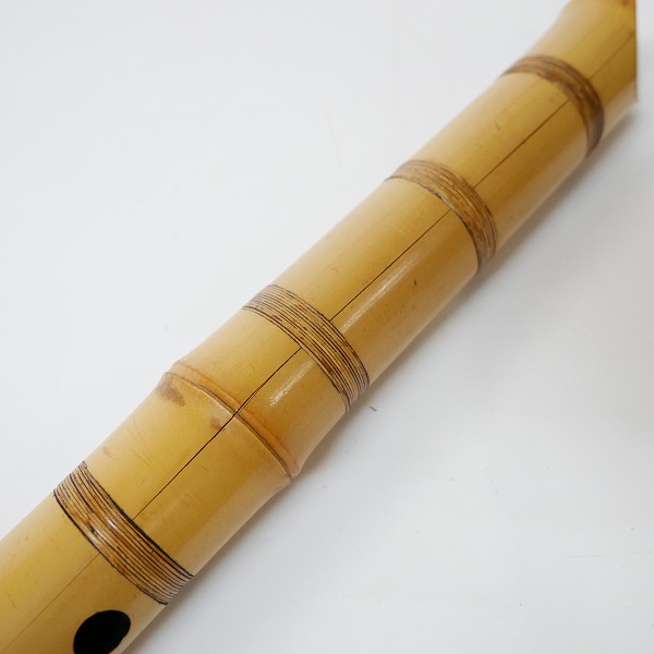 実際に弊社で買取させて頂いた【ジャンク】琴古流 尺八 容山銘 中継ぎ銀三線籐巻き 和楽器 約46cmの画像 7枚目