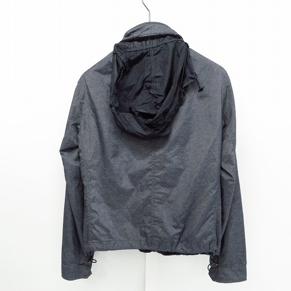 実際に弊社で買取させて頂いたARMANI JEANS/アルマーニジーンズ 収納フード 袖ロゴプレート ジャケット/ブルゾン 48の画像 1枚目