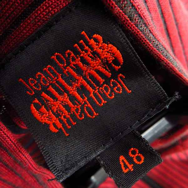 実際に弊社で買取させて頂いたJEAN PAUL GAULTIER/ジャンポールゴルチェ ショルダーボタン ストライプ ジップ ブルゾン レッド 48の画像 2枚目