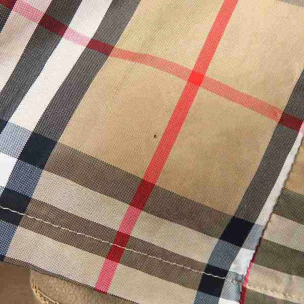 実際に弊社で買取させて頂いたBurberrys/バーバリーズ 裏地チェック柄/ロゴ刺繍 ウール/カシミア混 コート LLの画像 6枚目