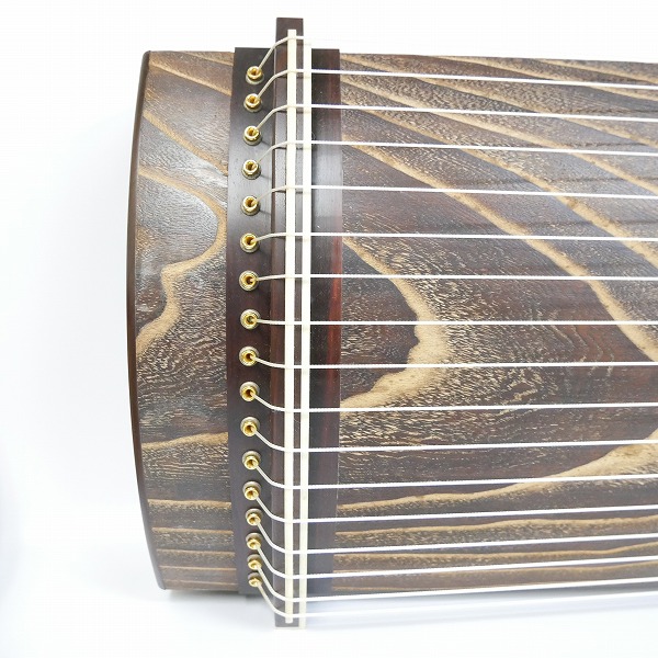 実際に弊社で買取させて頂いた★琴/箏 17弦琴 すだれ彫り 並甲 和楽器 カバー付き の画像 2枚目