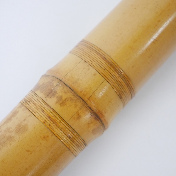 実際に弊社で買取させて頂いた【ジャンク】琴古流 尺八 容山銘 二つ印 金縁歌口 中継ぎ銀三線籐巻き 和楽器 約52cmの画像 7枚目