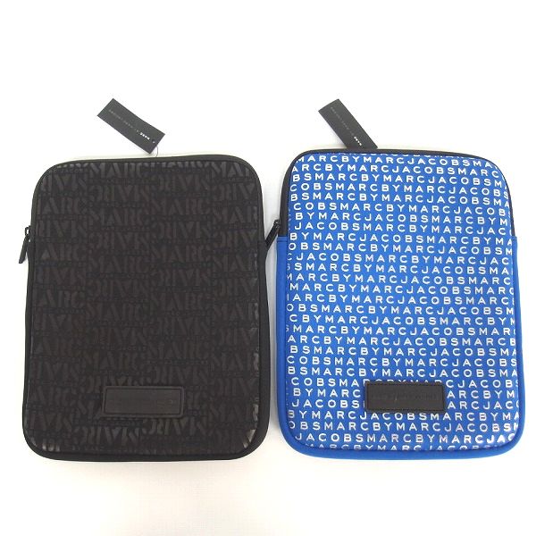 実際に弊社で買取させて頂いた【未使用】MARC BY MARC JACOBS/マークバイマークジェイコブス ロゴ総柄 タブレットケース/クラッチバッグ 2点セット