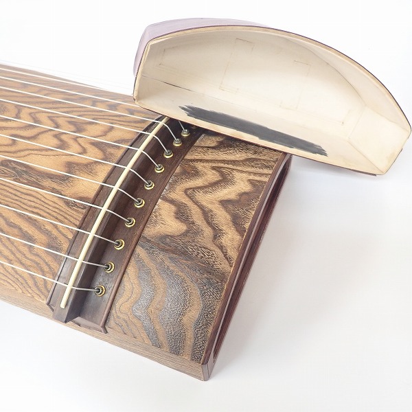 実際に弊社で買取させて頂いた★琴/箏 13弦  玉縁包み柏葉 蒔絵 くり甲 綾杉彫り 和楽器の画像 6枚目