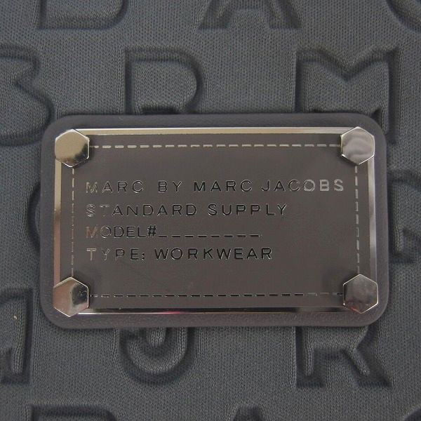 実際に弊社で買取させて頂いた【未使用】MARC BY MARC JACOBS/マークバイマークジェイコブス タブレットケース/クラッチバッグ 黒/灰 2点セットの画像 2枚目