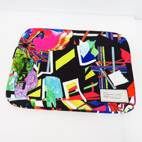 実際に弊社で買取させて頂いた【未使用】MARC BY MARC JACOBS/マークバイマークジェイコブス PC タブレットケース/クラッチバッグ M0006986