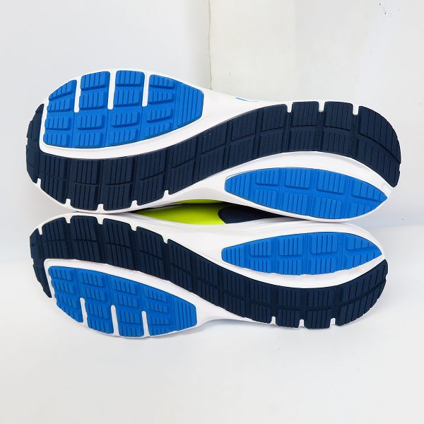 実際に弊社で買取させて頂いた【未使用】PUMA/プーマ DESCENDANT V3 WIDE スニーカー 188542-01/28の画像 2枚目