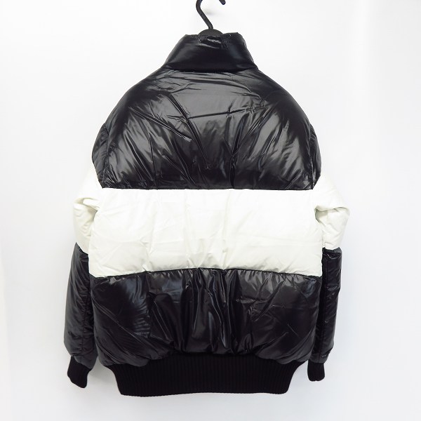 実際に弊社で買取させて頂いたAKM×DUVETICA/エーケーエム×デュベティカ ナイロン BORDER BI-COLOR DOWN/ダウンジャケット AD016 NYL032/Sの画像 1枚目