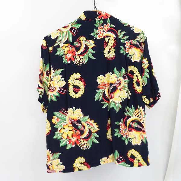実際に弊社で買取させて頂いたSUN SURF/サンサーフ MACITOSH UKULELE/マッキントッシュ ウクレレ アロハ/ハワイアンシャツ SS30094/Size：Sの画像 1枚目