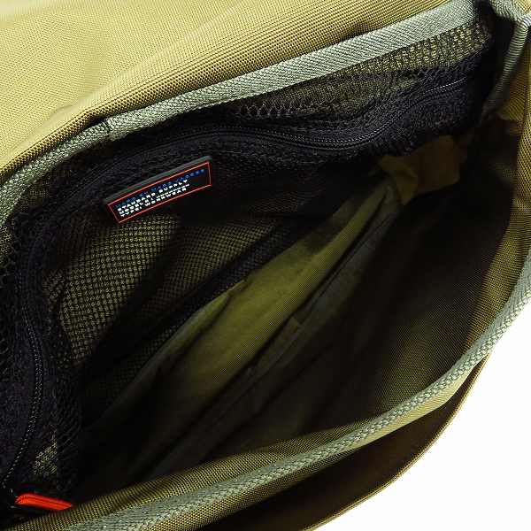 実際に弊社で買取させて頂いた【未使用】MARC BY MARC JACOBS/マークバイマークジェイコブス ショルダーバッグ/メッセンジャー M0006945の画像 3枚目