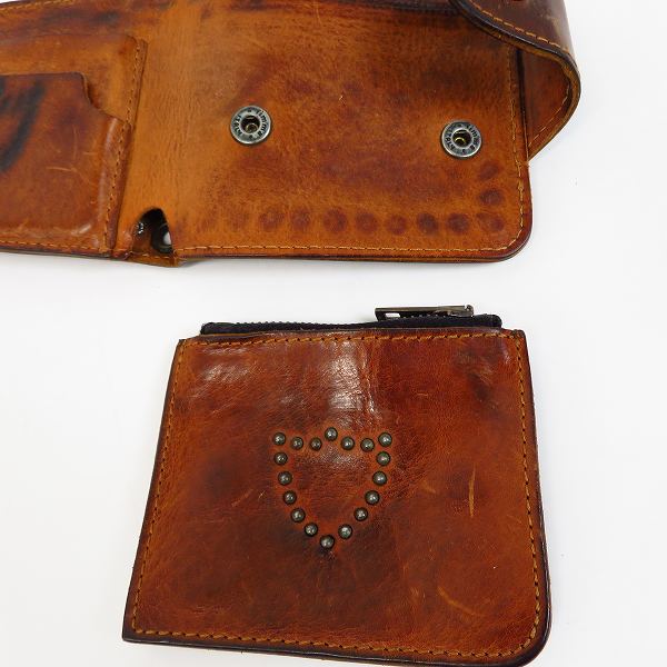 実際に弊社で買取させて頂いたHTC/Hollywood Trading Company/エイチティーシー スタッズ レザー 二つ折り 財布の画像 5枚目