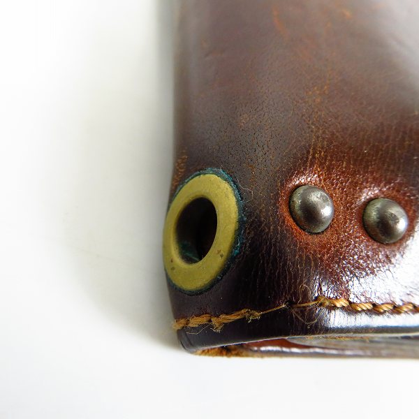 実際に弊社で買取させて頂いたHTC/Hollywood Trading Company/エイチティーシー スタッズ レザー 二つ折り 財布の画像 8枚目