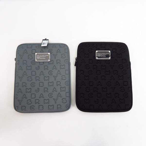 実際に弊社で買取させて頂いた【未使用】MARC BY MARC JACOBS/マークバイマークジェイコブス タブレットケース/クラッチバッグ 黒/灰 2点セットの画像 1枚目