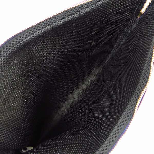 実際に弊社で買取させて頂いた【未使用】MARC BY MARC JACOBS/マークバイマークジェイコブス PC タブレットケース/クラッチバッグ エナメル　M0001226Bの画像 4枚目