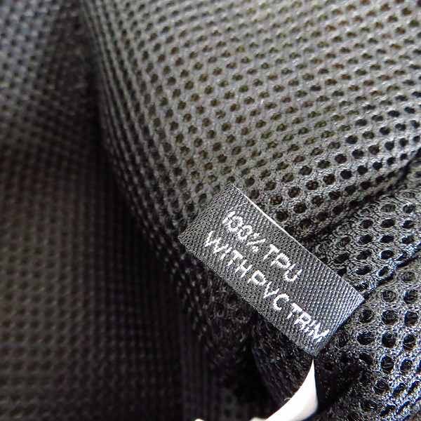 実際に弊社で買取させて頂いた【未使用】MARC BY MARC JACOBS/マークバイマークジェイコブス PC タブレットケース/クラッチバッグ エナメルの画像 4枚目