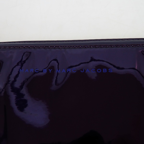 実際に弊社で買取させて頂いた【未使用】MARC BY MARC JACOBS/マークバイマークジェイコブス PC タブレットケース/クラッチバッグ エナメル M0001226B の画像 4枚目