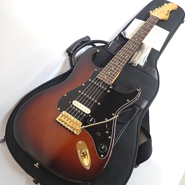 実際に弊社で買取させて頂いた★Bacchus/バッカス G-STUDIO ALD/R ストラトキャスターType ギグケース付