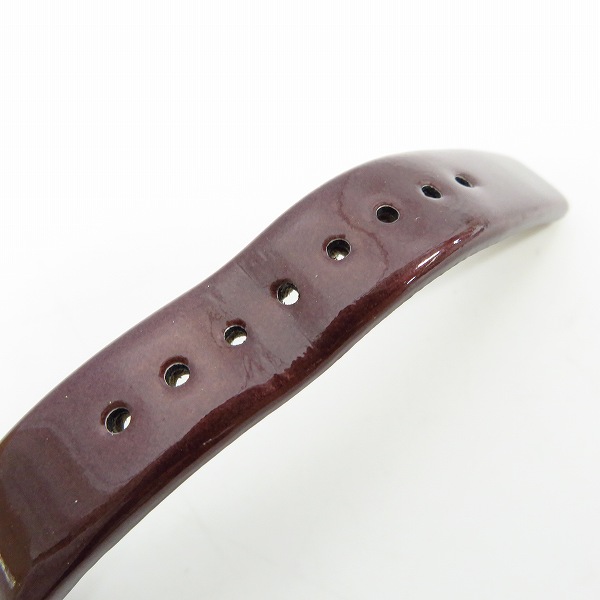 実際に弊社で買取させて頂いたMARC by MARC JACOBS/マーク バイ マークジェイコブス エナメル 腕時計/ウォッチ【動作未確認】の画像 6枚目