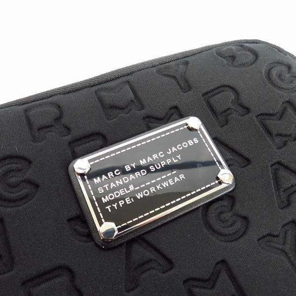 実際に弊社で買取させて頂いた【未使用】MARC BY MARC JACOBS/マークバイマークジェイコブス タブレットケース/クラッチバッグ 黒/灰 2点セットの画像 5枚目