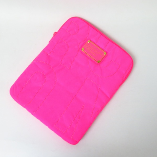 実際に弊社で買取させて頂いた【未使用】MARC BY MARC JACOBS/マークバイマークジェイコブス タブレットケース/クラッチバッグ ピンク系 3点セットの画像 3枚目
