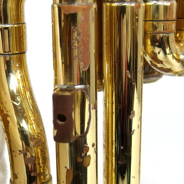 実際に弊社で買取させて頂いた★【ジャンク】YAMAHA YAH202/ヤマハ アルトホルン ハードケース付きの画像 7枚目