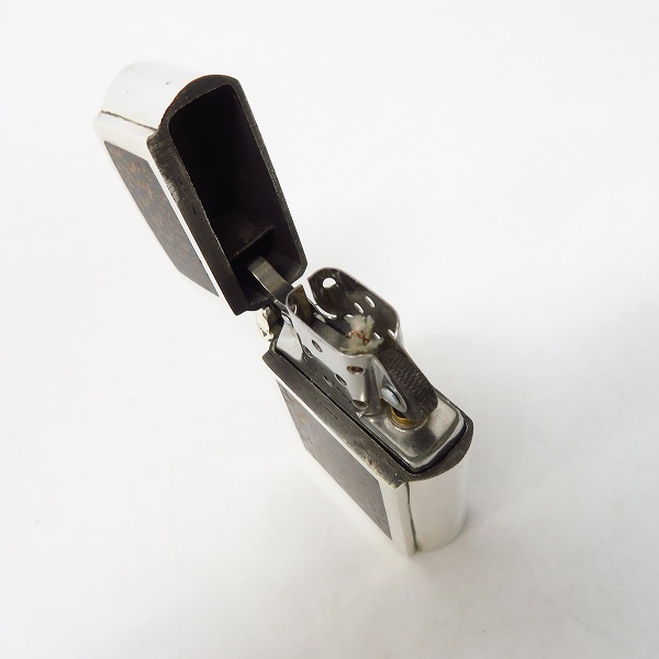 実際に弊社で買取させて頂いた【ギャラ付】GHOST by STANLEY GUESS/ゴーストbyスタンリーゲス ZIPPO スカルヒンジ レオパードウッドインレイの画像 3枚目