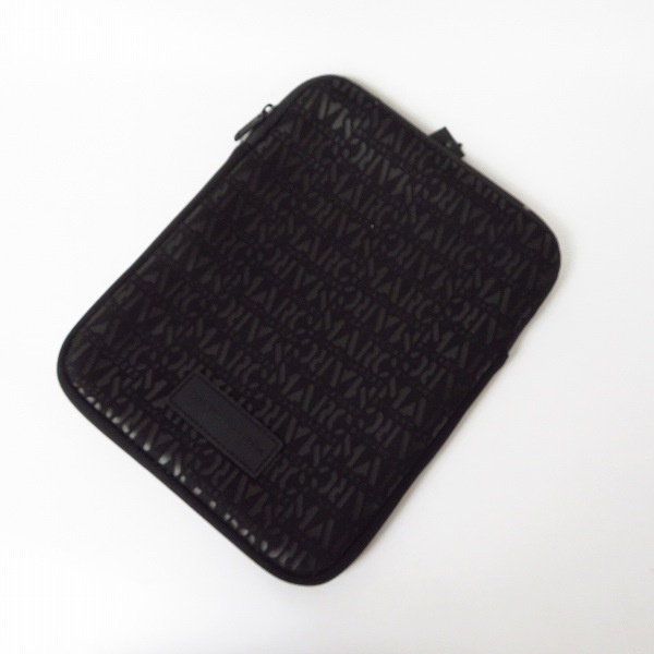 実際に弊社で買取させて頂いた【未使用】MARC BY MARC JACOBS/マークバイマークジェイコブス ロゴ総柄 タブレットケース/クラッチバッグ 2点セットの画像 3枚目