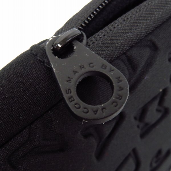 実際に弊社で買取させて頂いた【未使用】MARC BY MARC JACOBS/マークバイマークジェイコブス PC タブレットケース ブラック M6PE024の画像 7枚目