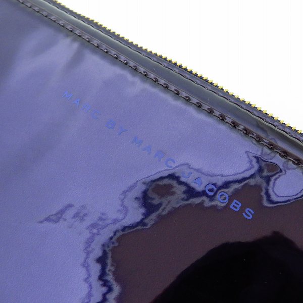 実際に弊社で買取させて頂いた【未使用】MARC BY MARC JACOBS/マークバイマークジェイコブス PC タブレットケース/クラッチバッグ エナメル M0001226B の画像 6枚目
