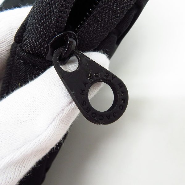 実際に弊社で買取させて頂いた【未使用】MARC BY MARC JACOBS/マークバイマークジェイコブス PC タブレットケース ブラック M6PE024の画像 4枚目