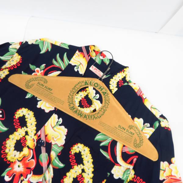 実際に弊社で買取させて頂いたSUN SURF/サンサーフ MACITOSH UKULELE/マッキントッシュ ウクレレ アロハ/ハワイアンシャツ SS30094/Size：Sの画像 9枚目