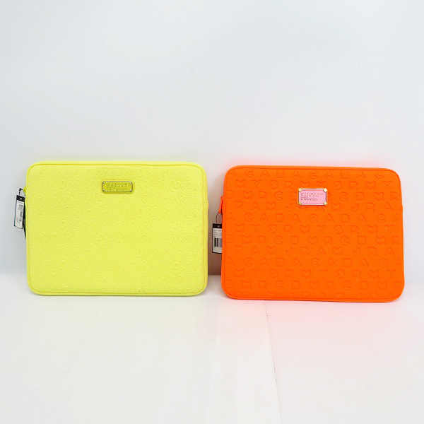 実際に弊社で買取させて頂いた【未使用】MARC BY MARC JACOBS/マークバイマークジェイコブス PC タブレットケース M0003461/M6131023 2点セット