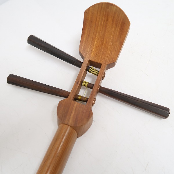 実際に弊社で買取させて頂いた★【ジャンク】三味線 中棹 丸打ち胴 和楽器の画像 4枚目