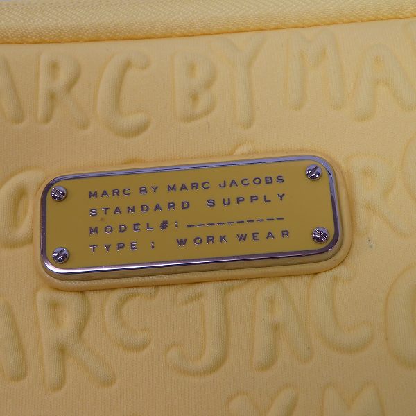 実際に弊社で買取させて頂いた【未使用】MARC BY MARC JACOBS/マークバイマークジェイコブス PC タブレットケース M0003461/M6PE022 2点セットの画像 4枚目