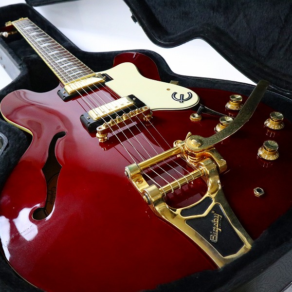 実際に弊社で買取させて頂いた★Epiphone/エピフォン RIVIERA VT CH セミアコ エレキギター ハードケース付き 動作確認済み