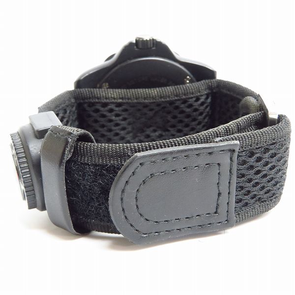 実際に弊社で買取させて頂いたLUMINOX/ルミノックス Recon/リーコン Nav Spc 8830 Series クォーツ 腕時計/ウォッチ Ref.8831の画像 2枚目