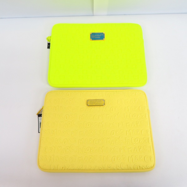 実際に弊社で買取させて頂いたMARC BY MARC JACOBS/マークバイマークジェイコブス PC タブレットケース M0003461/M6131062 2点セット