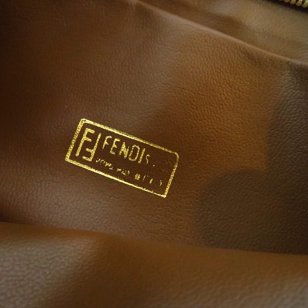 実際に弊社で買取させて頂いたバーバリーズ/フェンディ他 ショルダーバッグ/クラッチバッグ等 5点セットの画像 3枚目