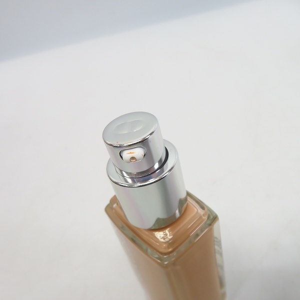 実際に弊社で買取させて頂いたChristian Dior/クリスチャンディオール ディオールスキン フォーエバー フルイド グロウ 1N 30mlの画像 3枚目