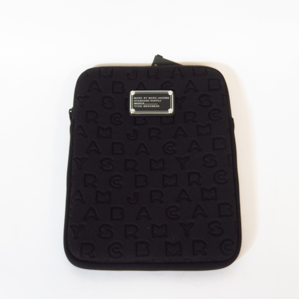 実際に弊社で買取させて頂いたMARC BY MARC JACOBS/マークバイマークジェイコブス PC タブレットケース ブラック M6PE024