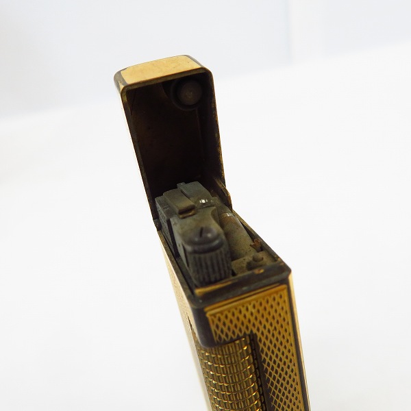 実際に弊社で買取させて頂いたdunhill/ダンヒル ダイヤモンドカット サイドローラー ガスライター ゴールドの画像 4枚目