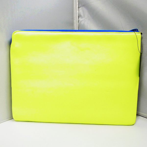 実際に弊社で買取させて頂いた【未使用】MARC BY MARC JACOBS/マークバイマークジェイコブス PC タブレットケース M0001053A/M6131057 2点セットの画像 2枚目