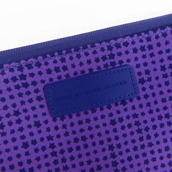 実際に弊社で買取させて頂いたMARC BY MARC JACOBS/マークバイマークジェイコブス PC タブレットケース M0001053A/M6134042 2点セットの画像 4枚目
