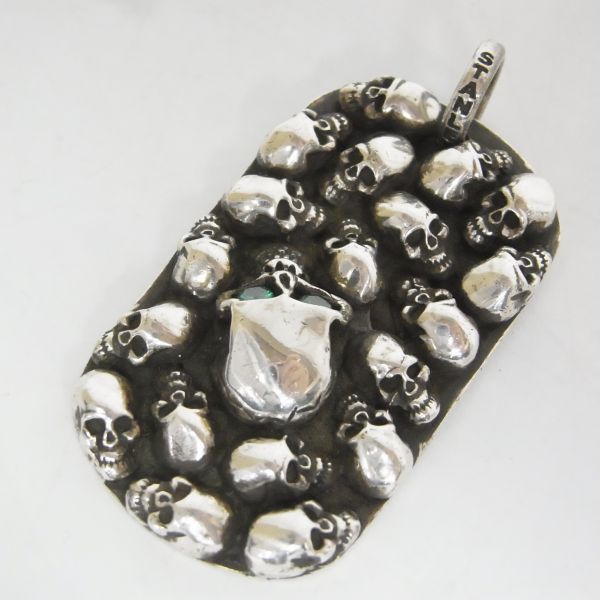 実際に弊社で買取させて頂いたSTANLEY GUESS/スタンリーゲス マルチスカル ストーンアイズ ドッグタグ