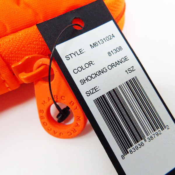 実際に弊社で買取させて頂いた【未使用】MARC BY MARC JACOBS/マークバイマークジェイコブス PC タブレットケース M6131024/M0003461 2点セットの画像 8枚目