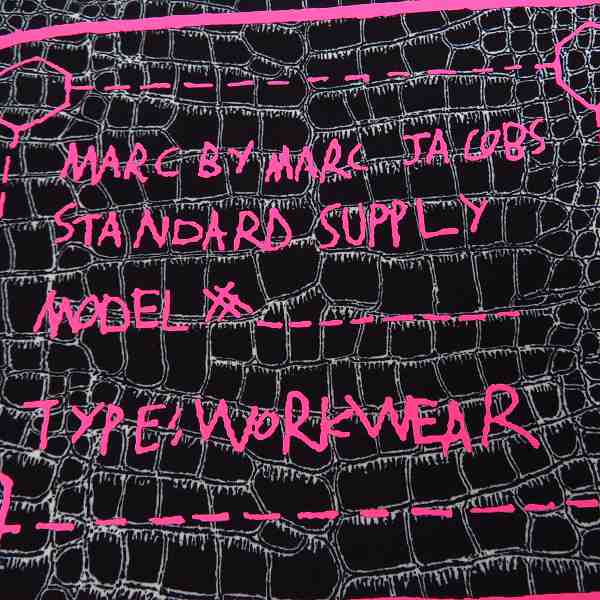 実際に弊社で買取させて頂いた【未使用】MARC BY MARC JACOBS/マークバイマークジェイコブス PC タブレットケース M0003461/M6123052 2点セットの画像 4枚目